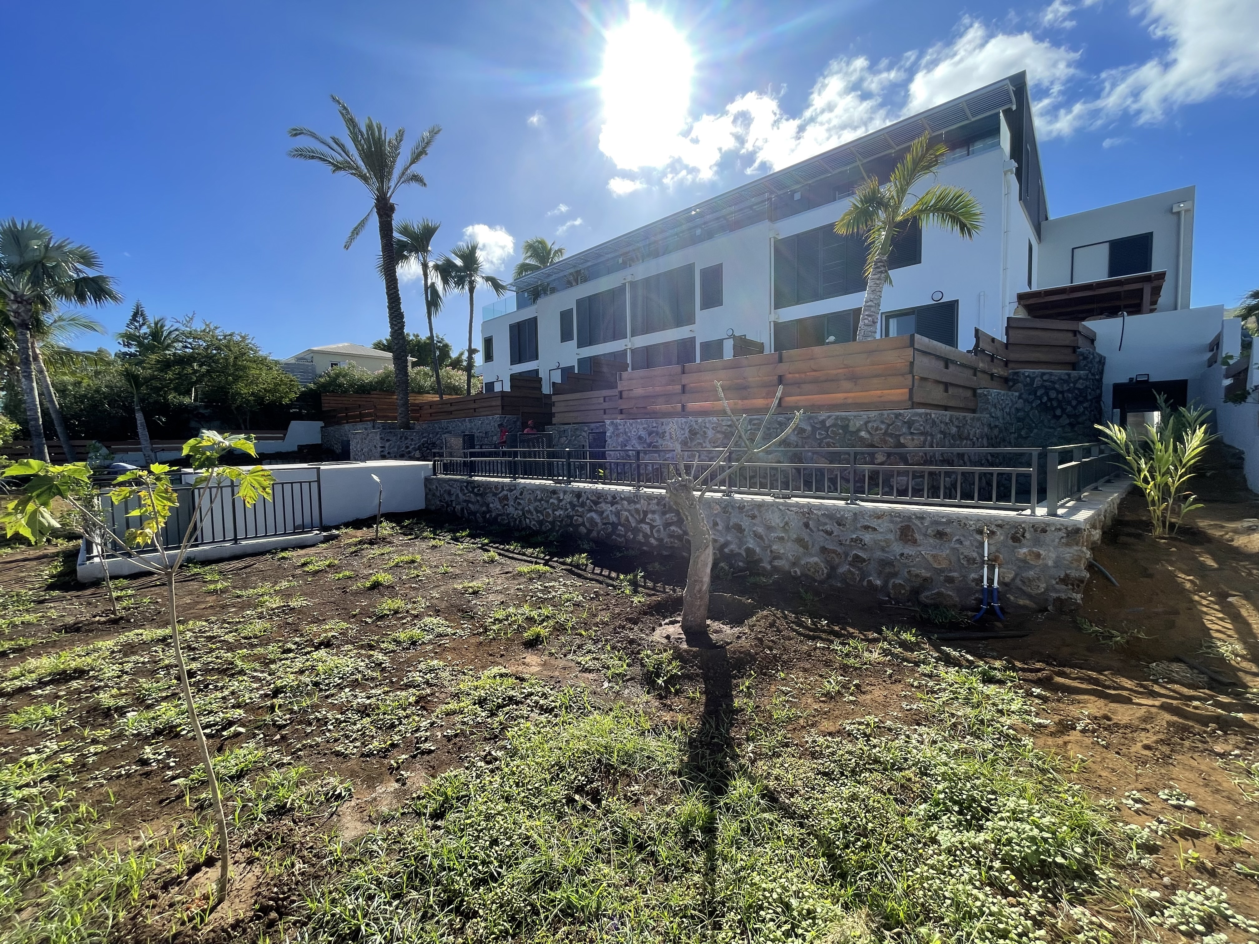 Villa avec piscine et terrasse en bois exotique à La Réunion